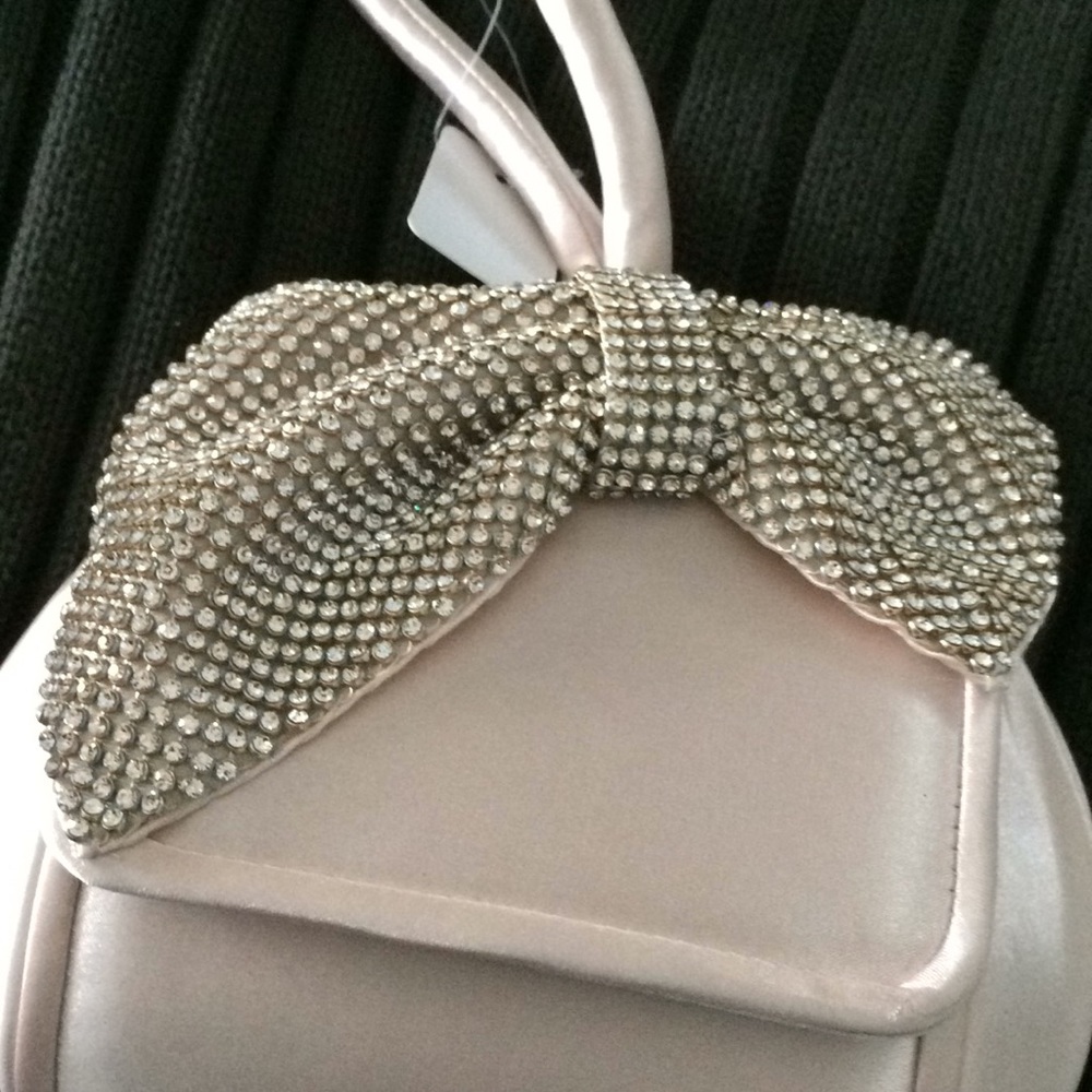 Elegant Champagne -color bag with rhinestone. NWT - Picture 5 of 5